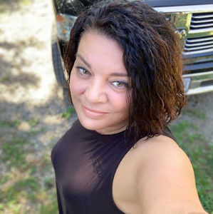 Meet your Posher, Laury